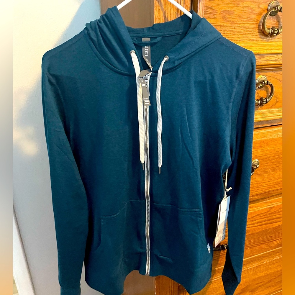 NWT Vuori Dreamknit zip up hoodie - M now gently worn